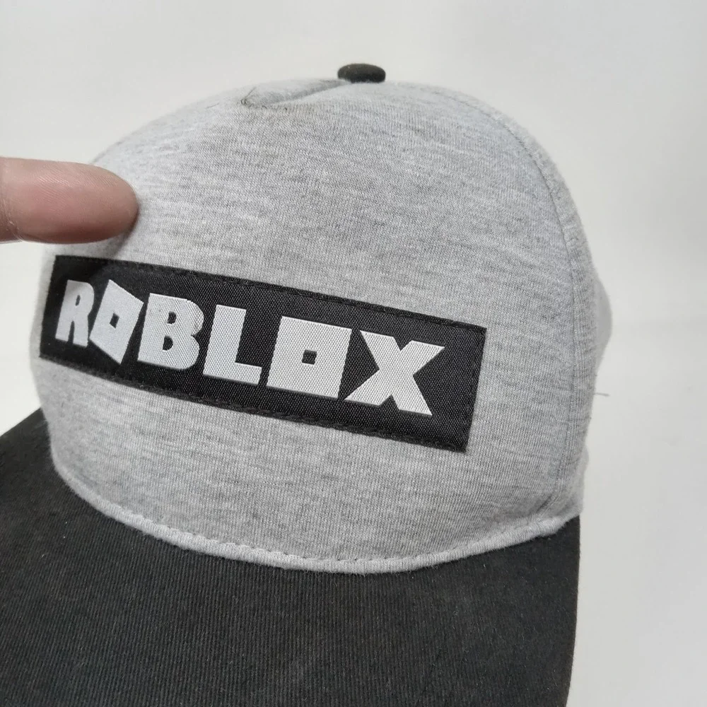 Roblox Hat Cap Snap Back Youth One‎ Size Gray Black Logo Graphic Gamer Gaming